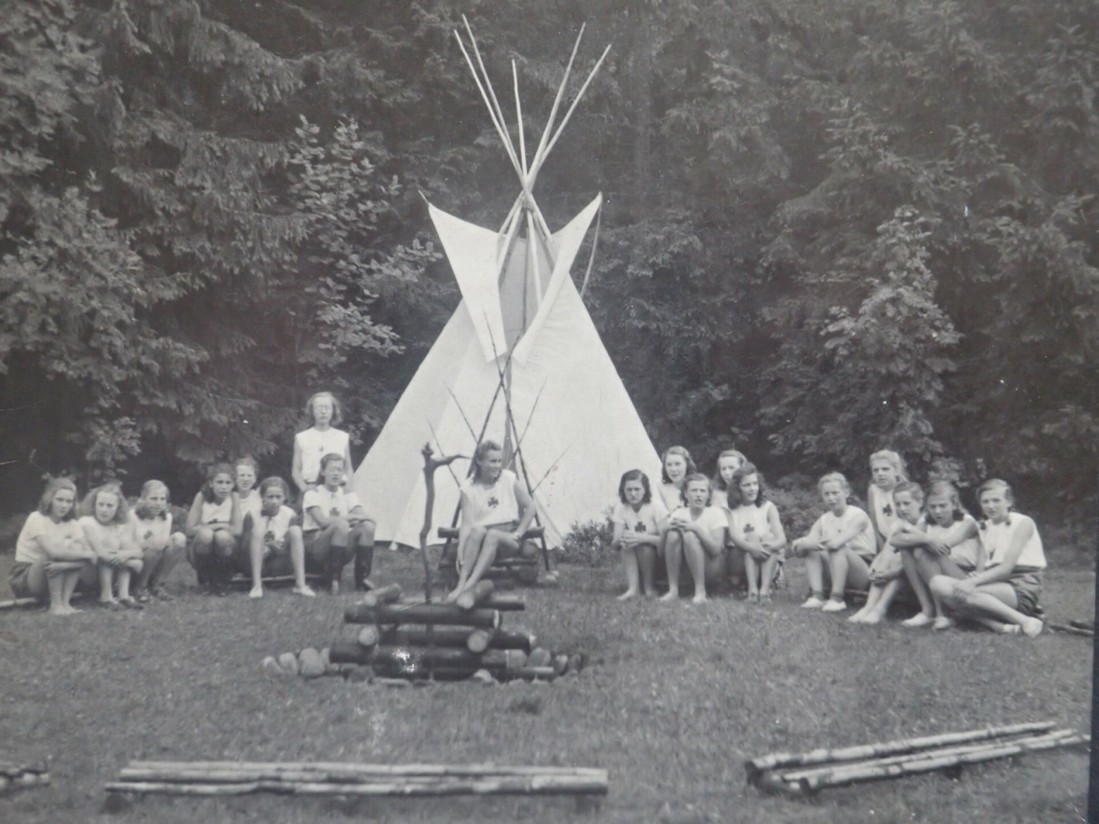 Tbor skautek u Vesel u Rovenska v roce 1948